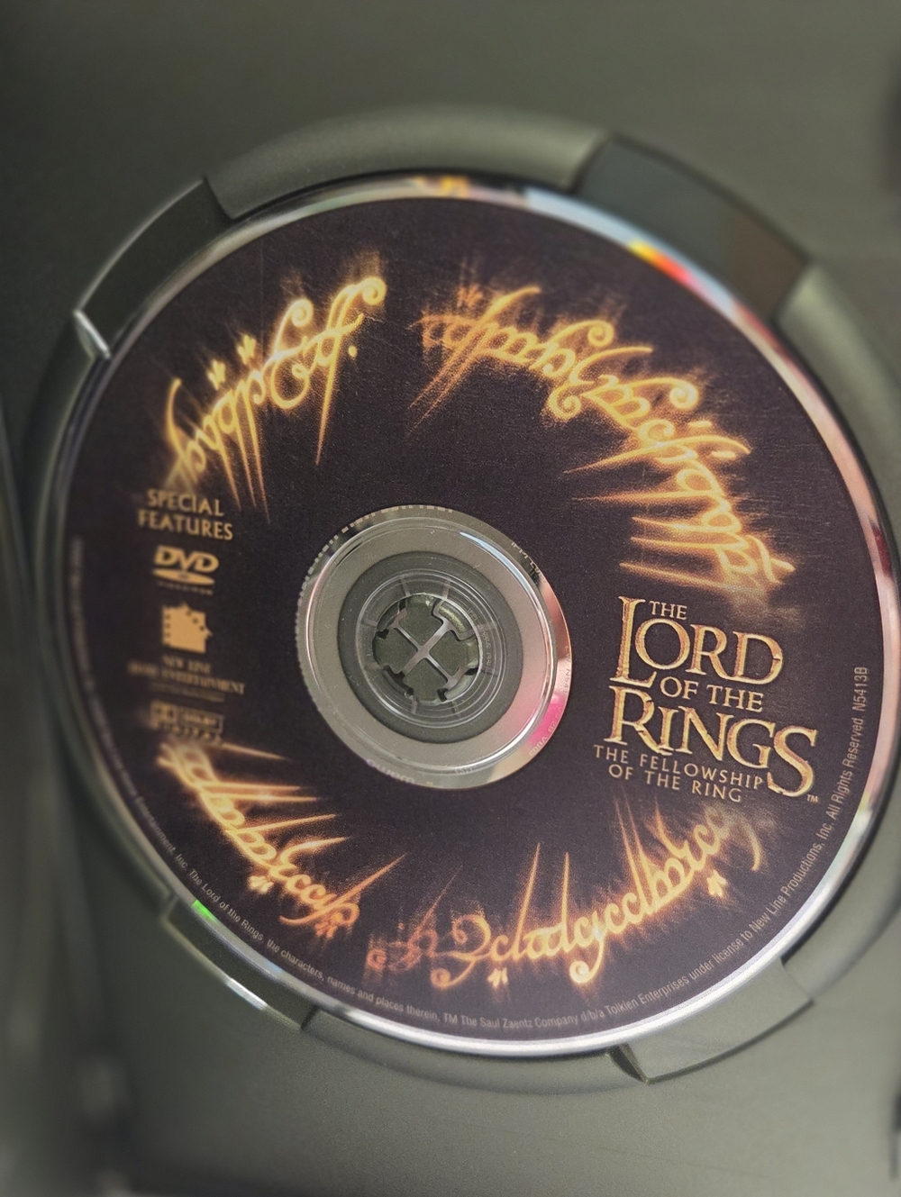 The Lord of the Rings: The Fellowship of the Ring (Black) DVD - Picture 5 of 5